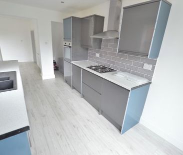 3 bedroom semi-detached house to rent - Photo 3
