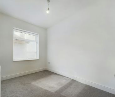 Flat to rent on - Photo 4
