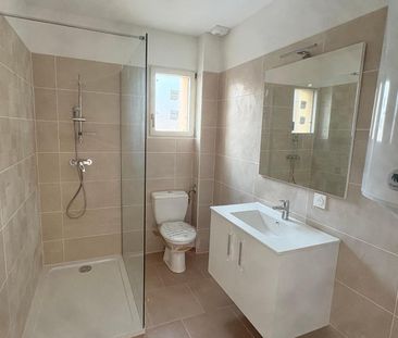 Location Appartement 3 pièces 51m² POURRIERES 83910 - Photo 3