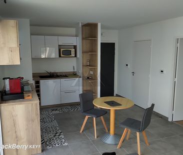 Location Appartement 2 pièces 40m² - Photo 4
