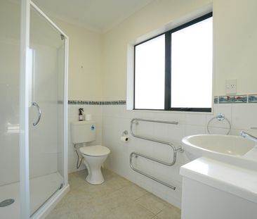 Elegant, Spacious & in Prime Pukekohe Location - Photo 5