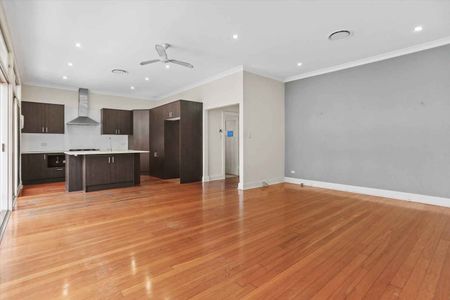 Recently Renovated Family Home in Serene Street - Photo 4