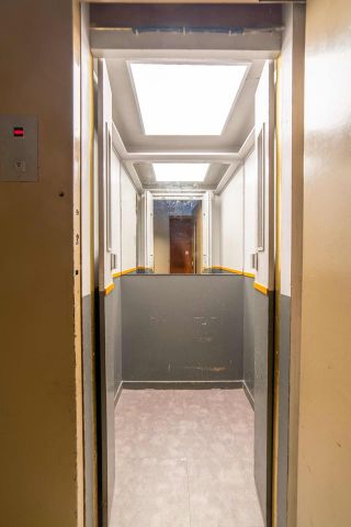 Top-Floor Studio with Balcony & River View - Photo 2