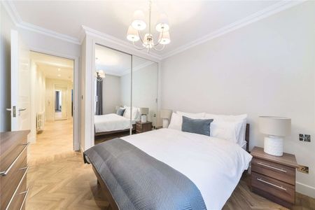 A smart two bedroom apartment in Knightsbridge, walking distance to Harrods and Sloane Street. - Photo 4