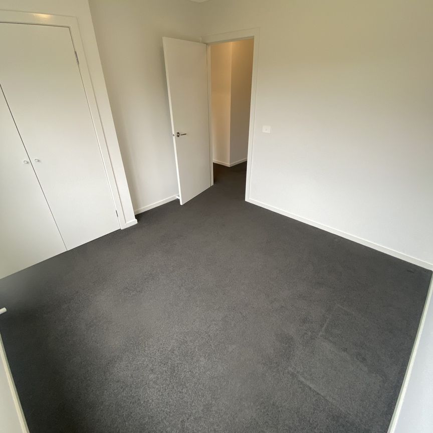 Position And Lifestyle Perfection! - Photo 1