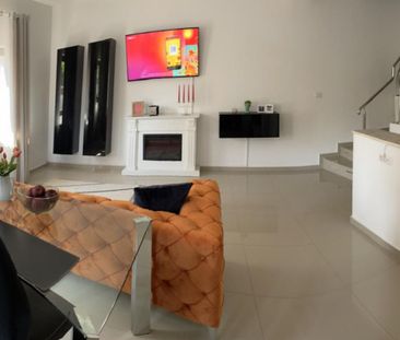 Casa de inchiriat in Centrul Vechi – ideala pentru locu... - Photo 1