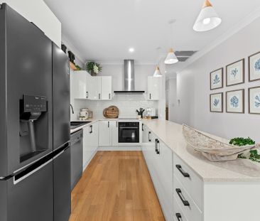 75 Hipwood St, Norman Park QLD 4170 - House For Rent | Domain - Photo 5