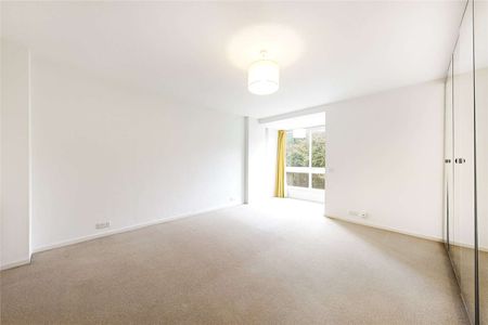 A spacious first floor two bedroom flat in Valiant House. - Photo 3