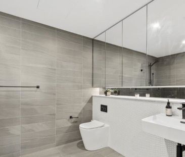 404/28 Staff Street, Wollongong - Photo 1