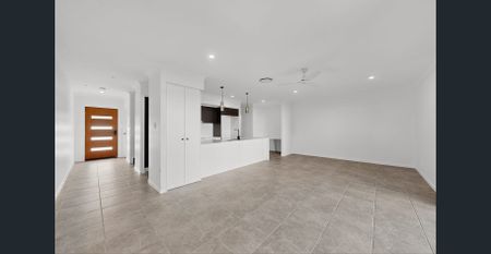 Modern 4-Bedroom Terrace Home in Lawnton Lakes – Comfort, Convenience & Style! - Photo 3