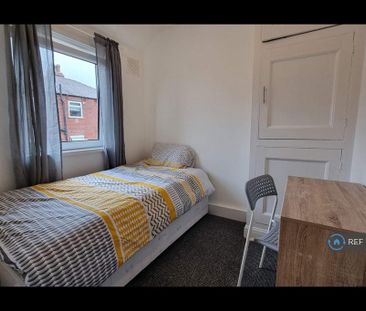 2 bedroom semi-detached house to rent - Photo 4