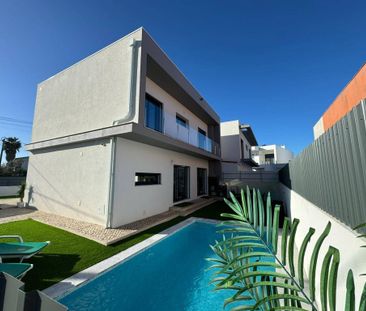 4 room luxury Detached House for rent in Seixal, Portugal - Photo 2