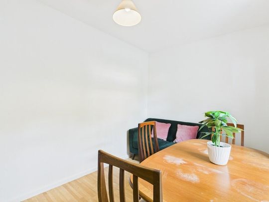 4 bedroom semi-detached house to rent - Photo 1