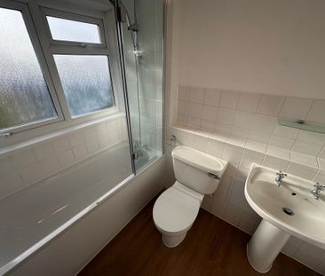 4 bedroom terraced house to rent - Photo 3