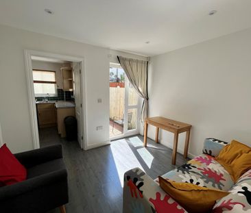 4 bedroom terraced house to rent - Photo 1