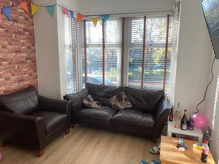 6 bedroom terraced house to rent - Photo 3