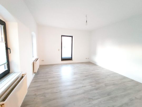 charmante 2-Raumwohnung mit Balkon in Reichenbach/Oberlausitz! - Photo 1