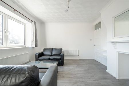 3 bedroom apartment to rent - Photo 2