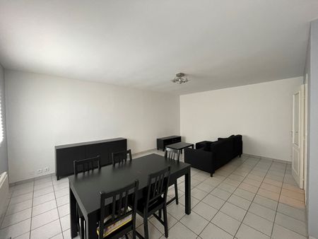 Location Appartement 2 pièces 47m² - Photo 2