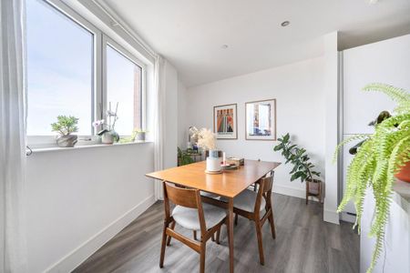 3 bedroom flat to rent - Photo 5