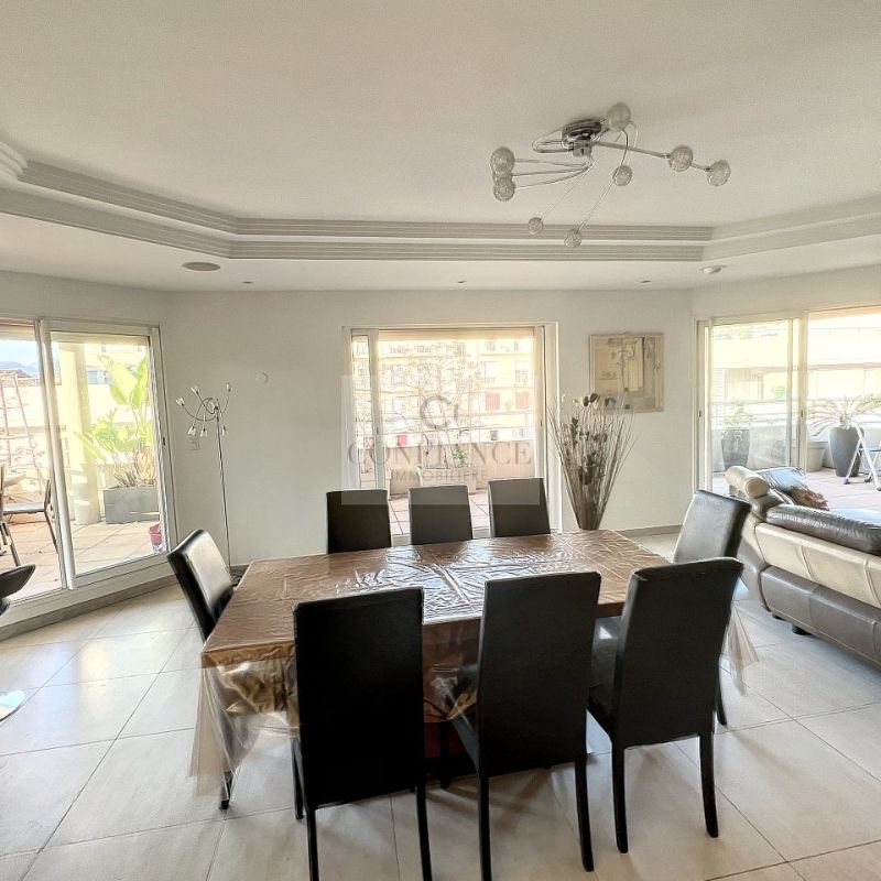 NICE GARIBALDI - PENTHOUSE - TERRASSE A LOUER T5 MEUBLE GARAGE - Photo 1