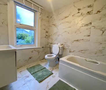 Room in a Shared House, Durnsford Road, SW19 - Photo 3