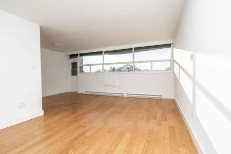263-265 Dixon Rd — 3 Bedroom - unit 212 - Photo 5