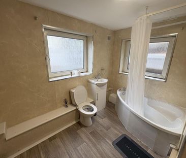 3 bedroom end of terrace house to rent - Photo 6