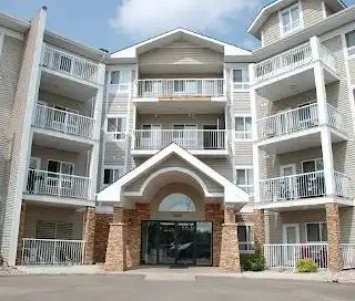 Lovely one bedroom 800 sq Ft condo unit in Hamptons | 208 - 5350 19... - Photo 1