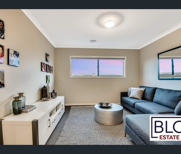 A stunner of a home in Mt Atkinson! (New Truganina) - Photo 2