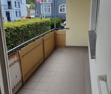 / Erhöhtes Erdgeschoss: 3 Zimmer-Wohnung mit Balkon in Alt-Arnsberg! - Photo 1
