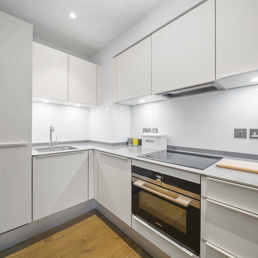 Raglan House, SE1 6TJ, London - Photo 1