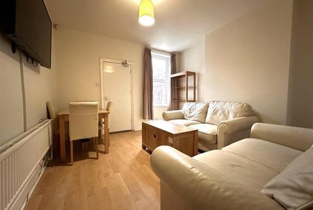 4 bedroom house to rent - Photo 2