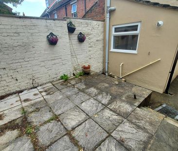 4 bedroom terraced house to rent - Photo 6