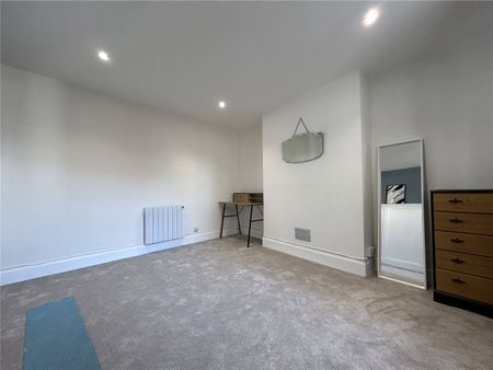 Esplanade, Burnham-on-Sea, Somerset, TA8 - Photo 3