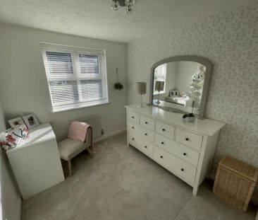 3 bedroom semi-detached house to rent - Photo 3