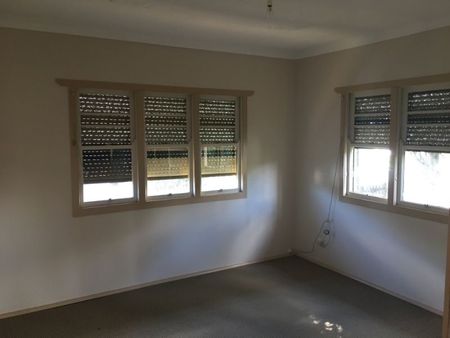 Value 3 Bedroom Home in a handy location - Photo 4