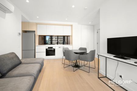 FURNISHED ONE-BED AT MELBOURNE QUARTER - Photo 3