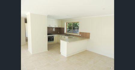 Bright and Spacious 2 Bedroom Unit - Photo 5