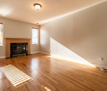 For Lease - 12 Maple Stand Way, Barrhaven, Ontario - Photo 2