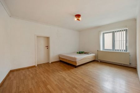 Ruime eengezinswoning met authentieke charme in Koninksem - Photo 4