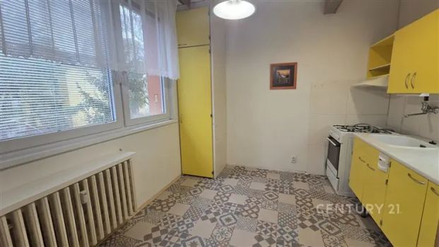 Pronájem bytu 1+1 s balkonem, 33 m - Photo 1