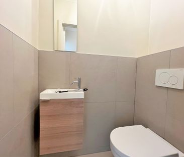 Appartement met 2 slaapkamers en 2 balkons. - Photo 3