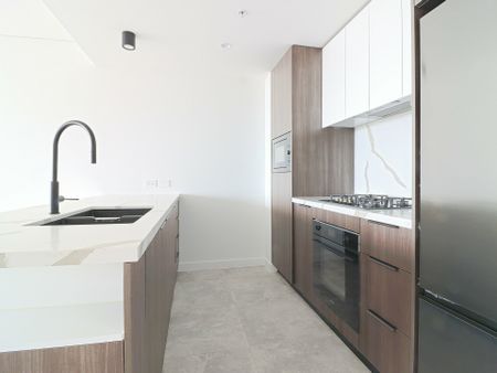 Level 6 with expansive northerly views - Photo 3