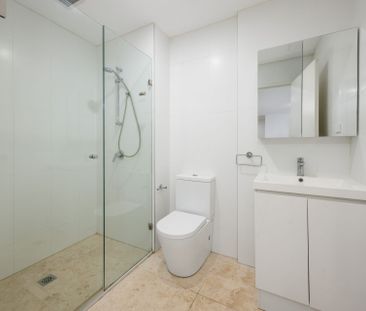 Contemporary apartment in prime Gordon pocket - Photo 3