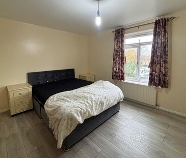 3 bedroom end of terrace house to rent - Photo 5