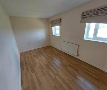 2 bedroom semi-detached house to rent - Photo 2