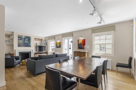 4 bedroom mews to rent - Photo 2