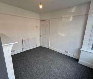 Grange Walk, Grimsby, DN34 - Photo 2