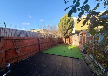 3 bedroom terraced house to rent - Photo 2